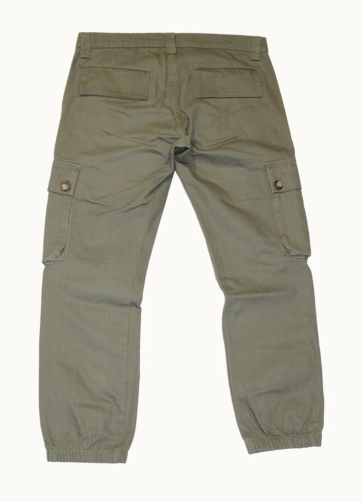 Pantalón cargo confeccionado a medida, vista posterior