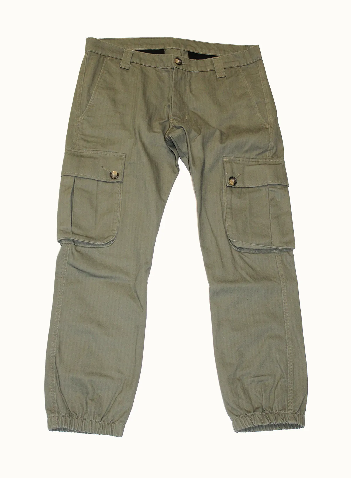 Pantalón cargo confeccionado a medida, vista frontal